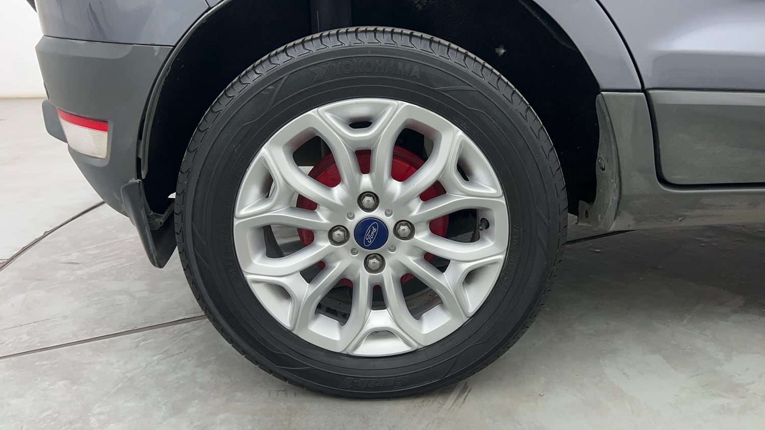 Used 2017 Ford EcoSport Titanium 1.5L Ti-VCT AT Petrol Automatic tyres RIGHT REAR TYRE RIM VIEW