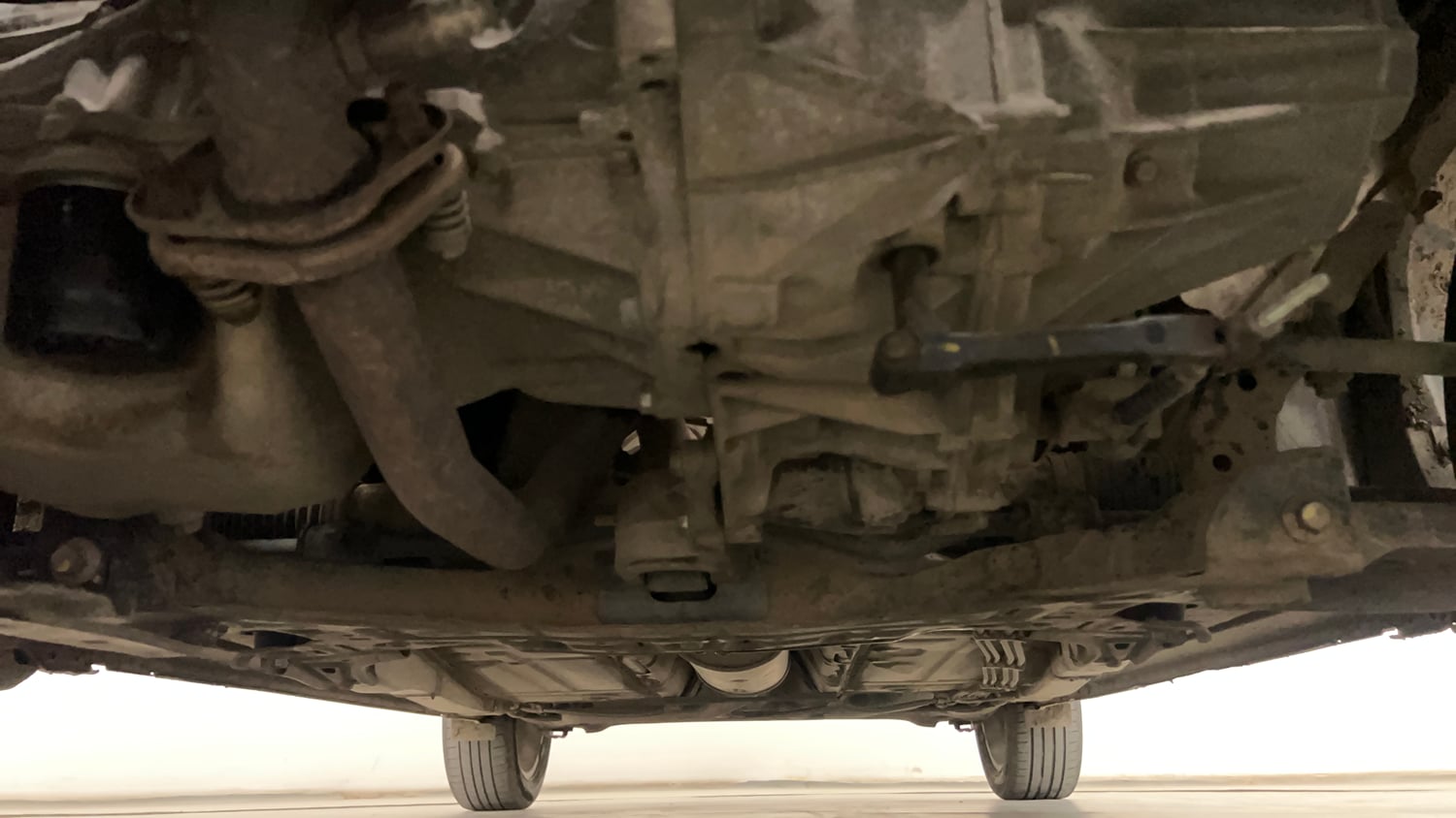 Used 2016 Maruti Suzuki Baleno Alpha 1.2 Petrol Manual extra FRONT LEFT UNDERBODY VIEW