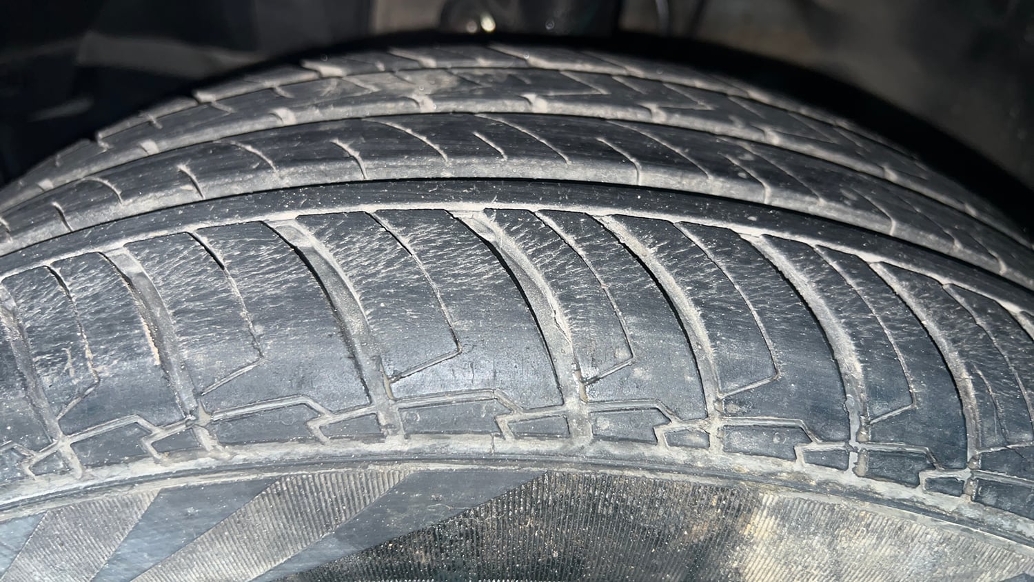 Used 2017 Honda City V Petrol Petrol Manual tyres LEFT FRONT TYRE TREAD VIEW