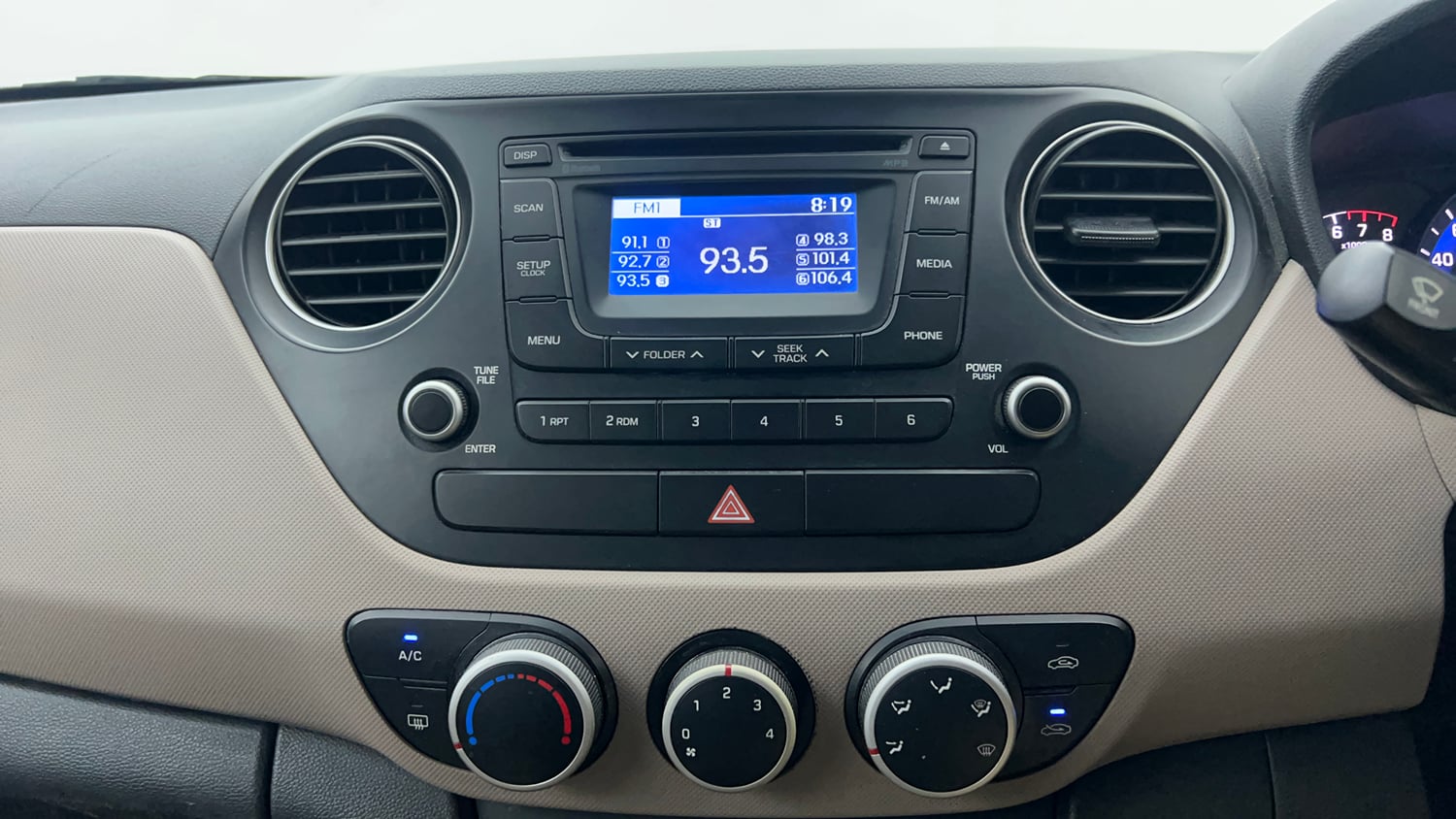 Used 2015 Hyundai Xcent S 1.2 Petrol Manual interior MUSIC SYSTEM & AC CONTROL VIEW