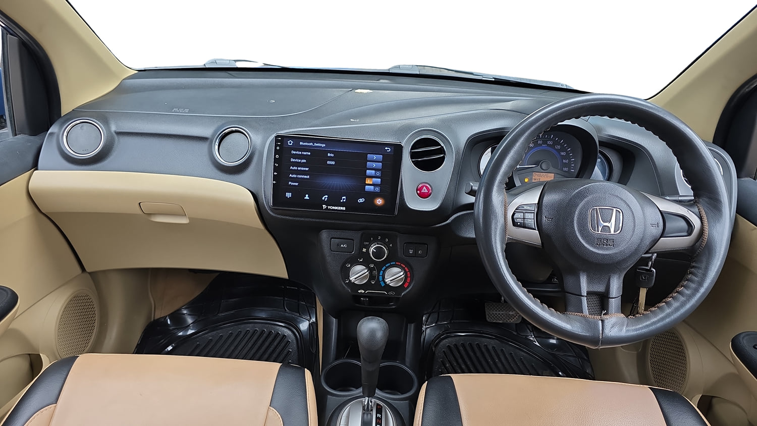 Used 2015 Honda Brio VX AT Petrol Automatic interior DASHBOARD VIEW
