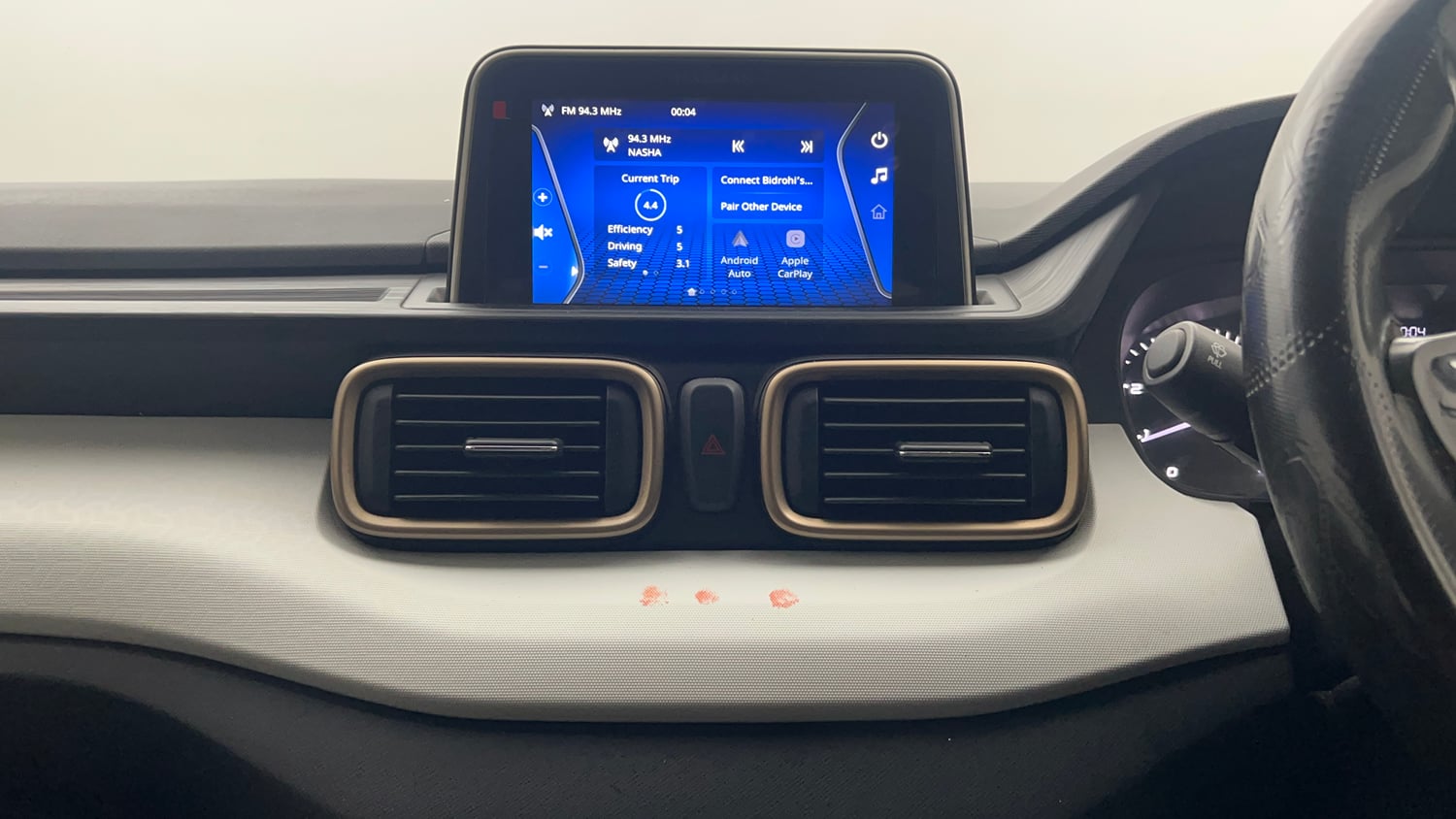 Used 2022 Tata Punch Accomplished AMT Petrol Automatic top_features Integrated (in-dash) music system