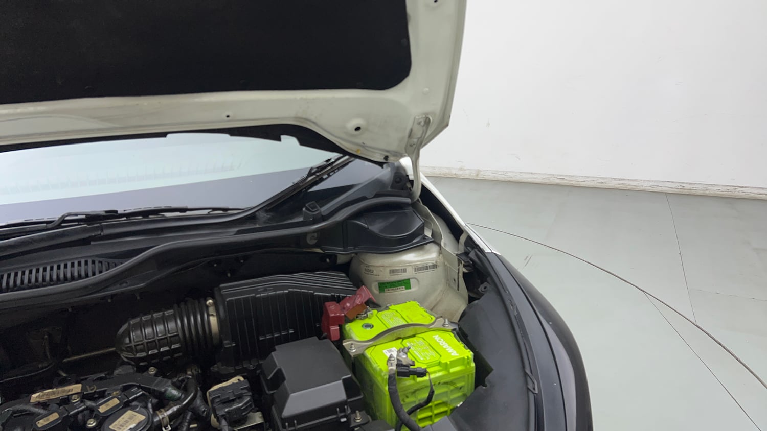 Used 2021 Tata Altroz XT Petrol Petrol Manual engine ENGINE LEFT SIDE HINGE & APRON VIEW