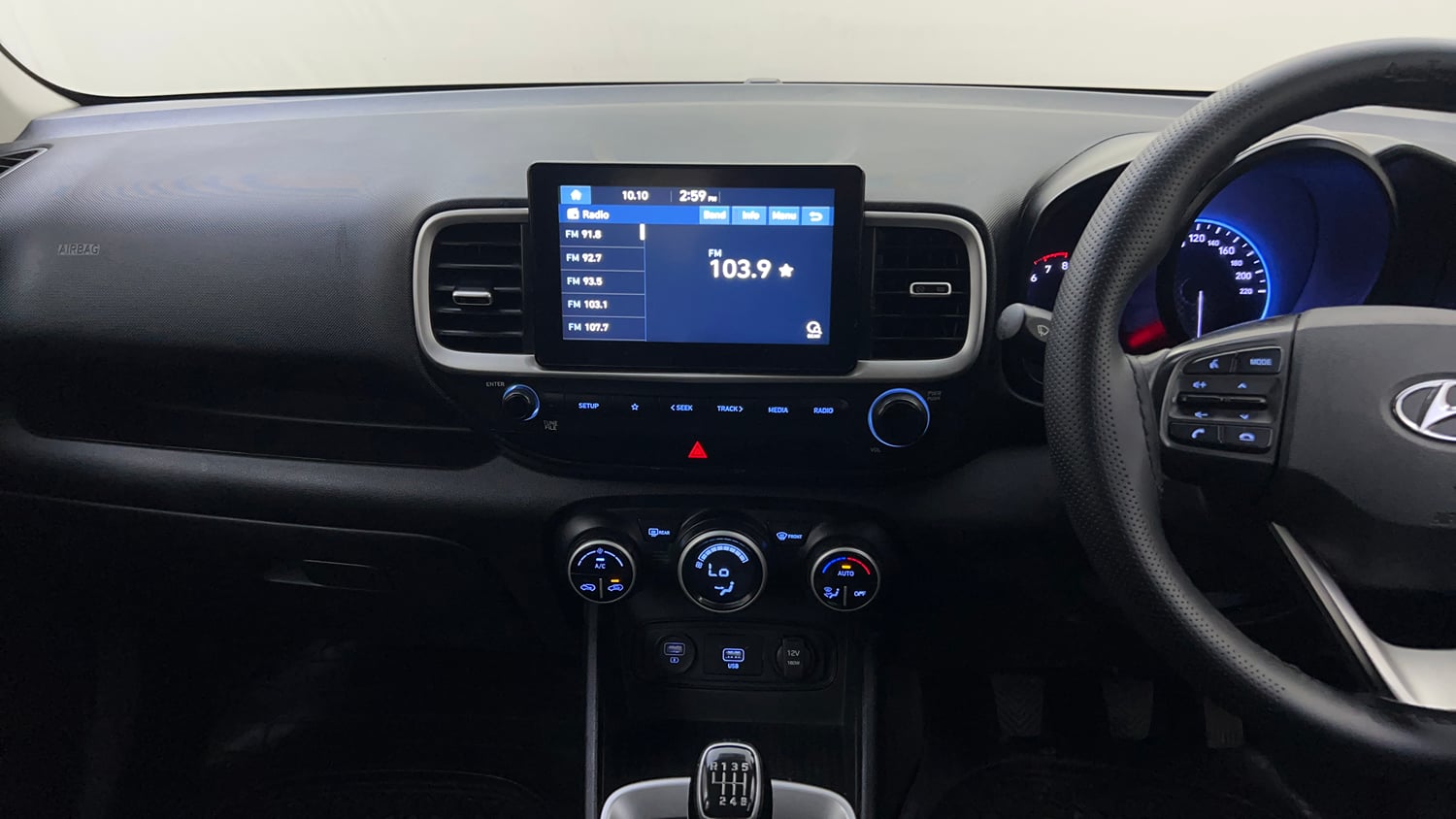 Used 2020 Hyundai Venue SX 1.0 Turbo Petrol Manual interior MUSIC SYSTEM & AC CONTROL VIEW