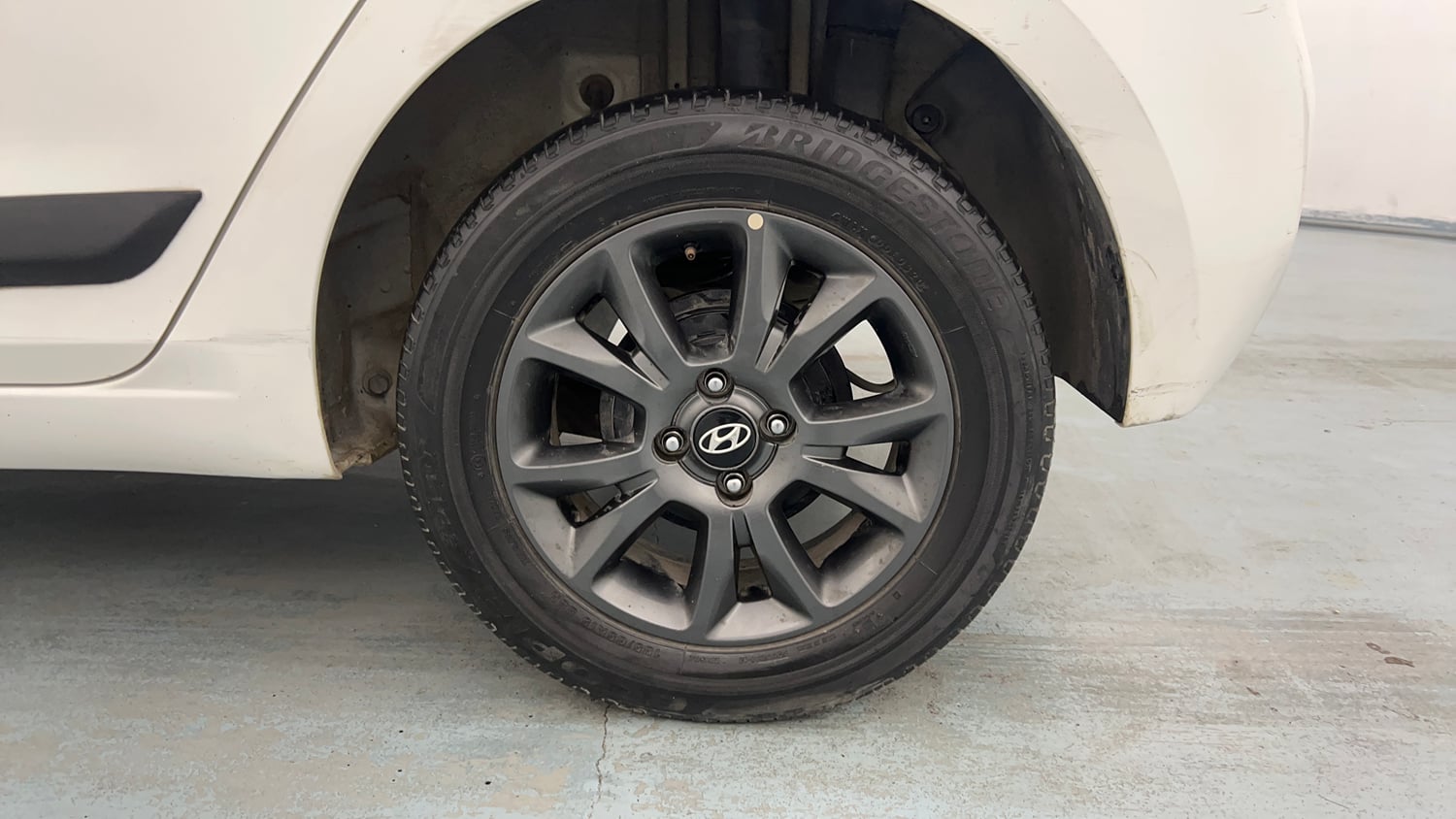 Used 2020 Hyundai Elite i20 Sportz Plus 1.2 Petrol Manual tyres LEFT REAR TYRE RIM VIEW