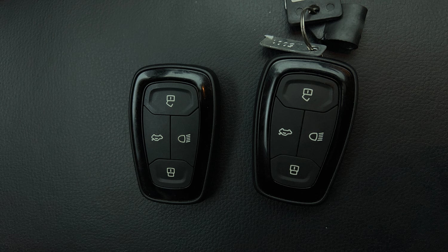 Used 2024 Tata Punch Accomplished iCNG Cng Manual extra CAR KEY VIEW