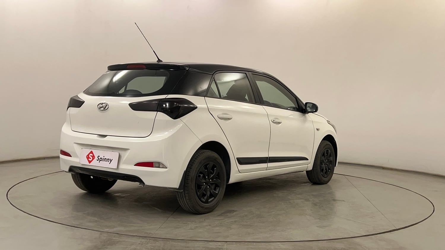 Used 2016 Hyundai Elite i20 Magna 1.2 Petrol Manual exterior RIGHT REAR CORNER VIEW