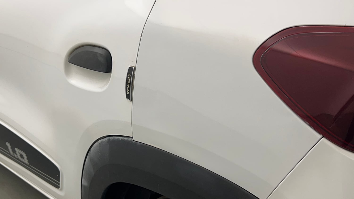 Used 2022 Renault Kwid RXT 1.0 (O) Petrol Manual dents MINOR SCRATCH