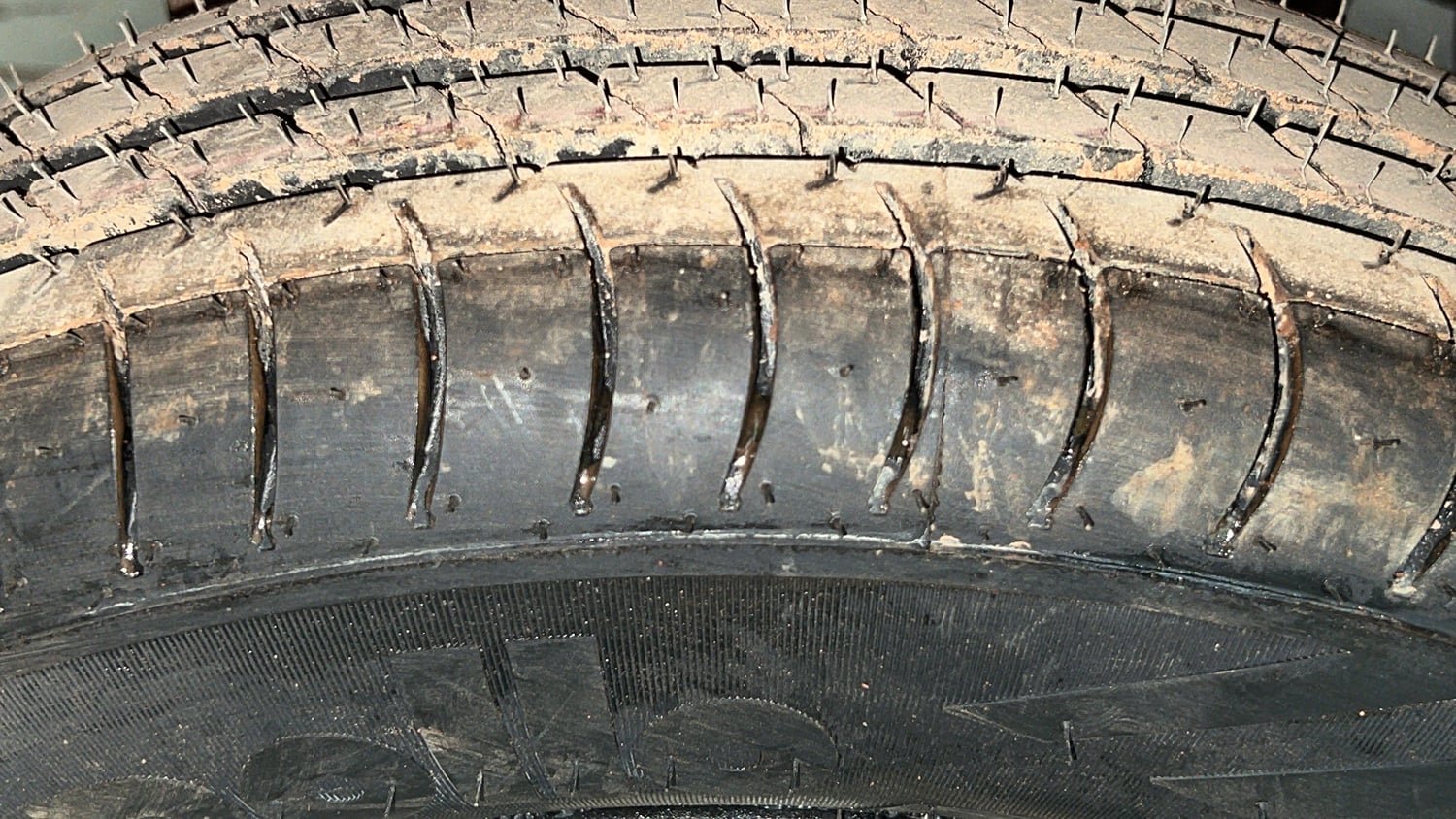 Used 2017 Maruti Suzuki Alto 800 LXi Petrol Manual tyres RIGHT REAR TYRE TREAD VIEW