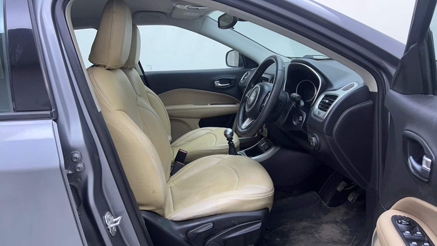 Used 2020 Jeep Compass Longitude (O) 2.0 Diesel Diesel Manual interior RIGHT SIDE FRONT DOOR CABIN VIEW