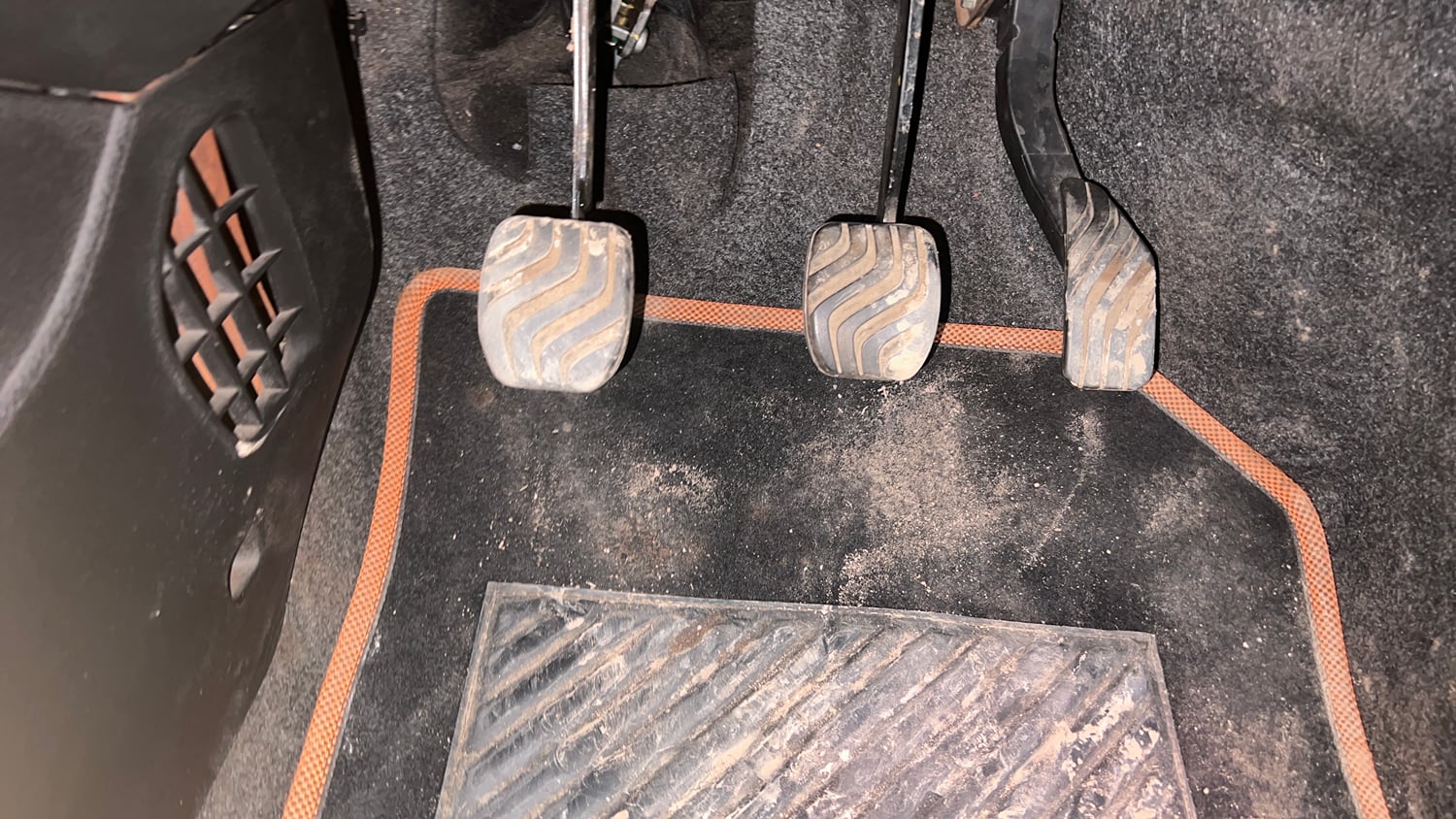 Used 2018 Renault Kwid CLIMBER 1.0 Petrol Manual interior PEDALS VIEW