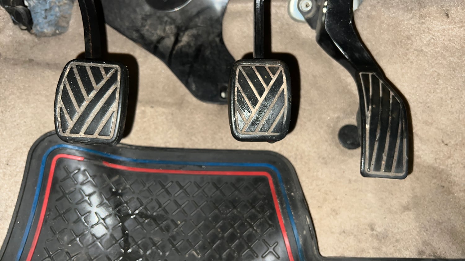 Used 2016 Maruti Suzuki Swift Dzire VDI Diesel Manual interior PEDALS VIEW