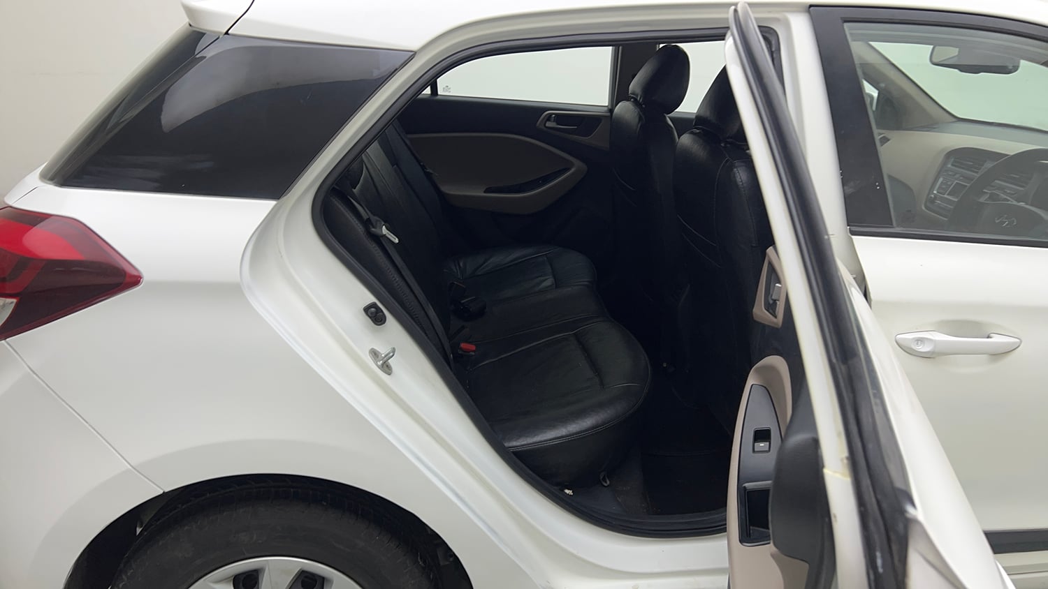 Used 2016 Hyundai Elite i20 Sportz 1.2 Petrol Manual interior RIGHT SIDE REAR DOOR CABIN VIEW