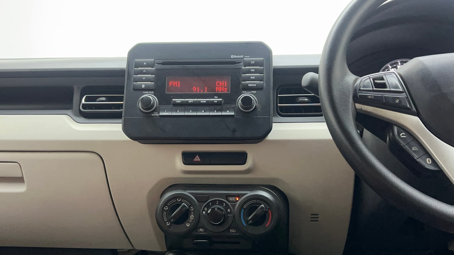 Used 2022 Maruti Suzuki Ignis Delta 1.2 MT Petrol Manual interior MUSIC SYSTEM & AC CONTROL VIEW