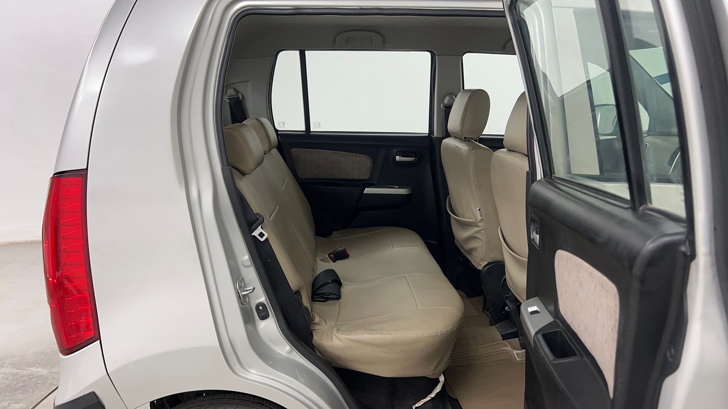 Used 2015 Maruti Suzuki Wagon R VXI Petrol Manual interior RIGHT SIDE REAR DOOR CABIN VIEW