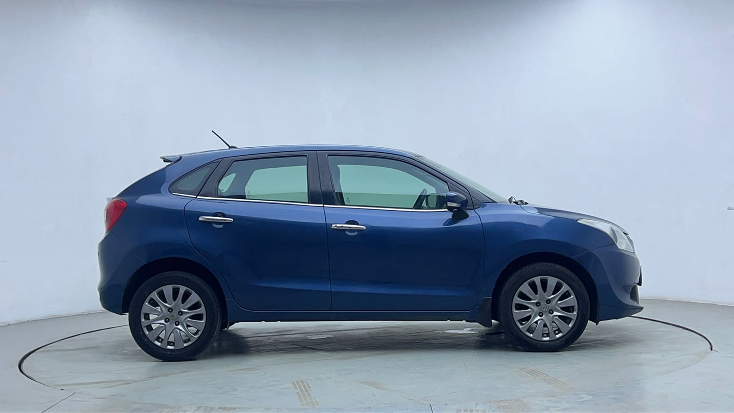Used 2017 Maruti Suzuki Baleno Zeta 1.2 Petrol Manual exterior RIGHT SIDE VIEW