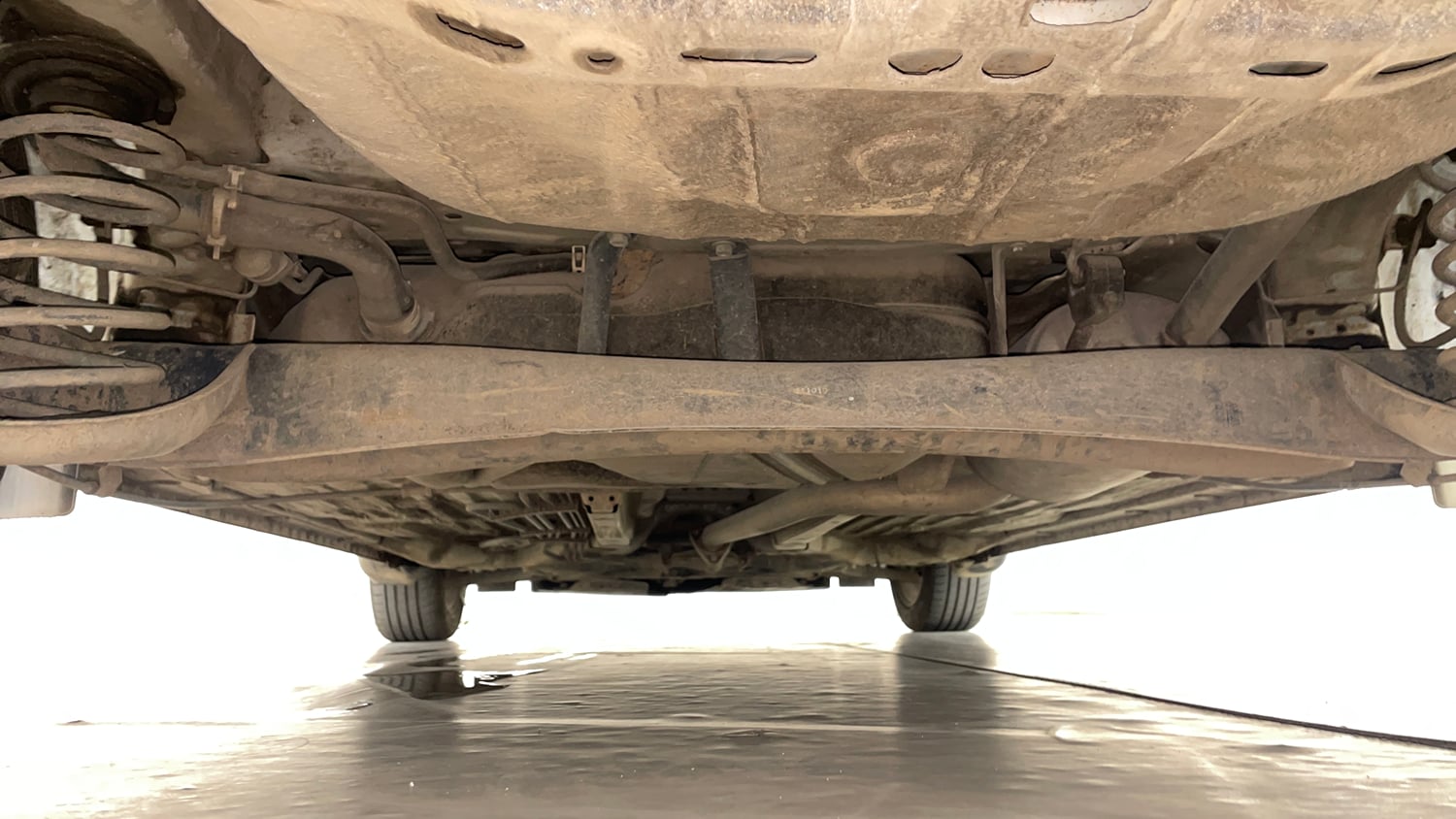 Used 2020 Honda Amaze 1.5 VX MT Diesel Diesel Manual extra REAR UNDERBODY VIEW (TAKEN FROM REAR)