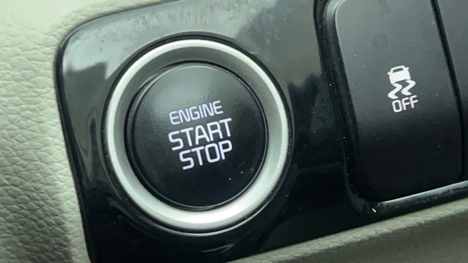 Used 2023 Kia Sonet HTX 1.5 Diesel Manual top_features Keyless start