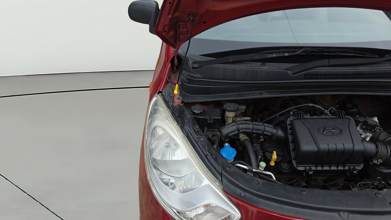 Used 2013 Hyundai i10 Era 1.1 iRDE2 Petrol Manual engine ENGINE RIGHT SIDE HINGE & APRON VIEW