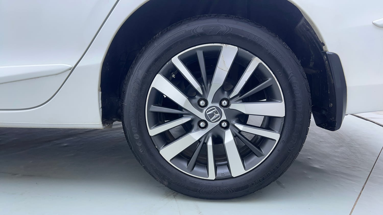 Used 2021 Honda City ZX Petrol Petrol Manual tyres LEFT REAR TYRE RIM VIEW