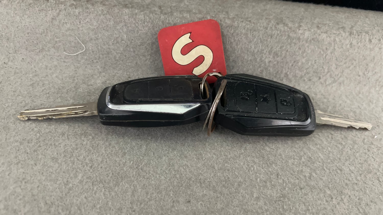 Used 2018 Mahindra KUV100 NXT K6 Plus 6 STR Petrol Manual extra CAR KEY VIEW