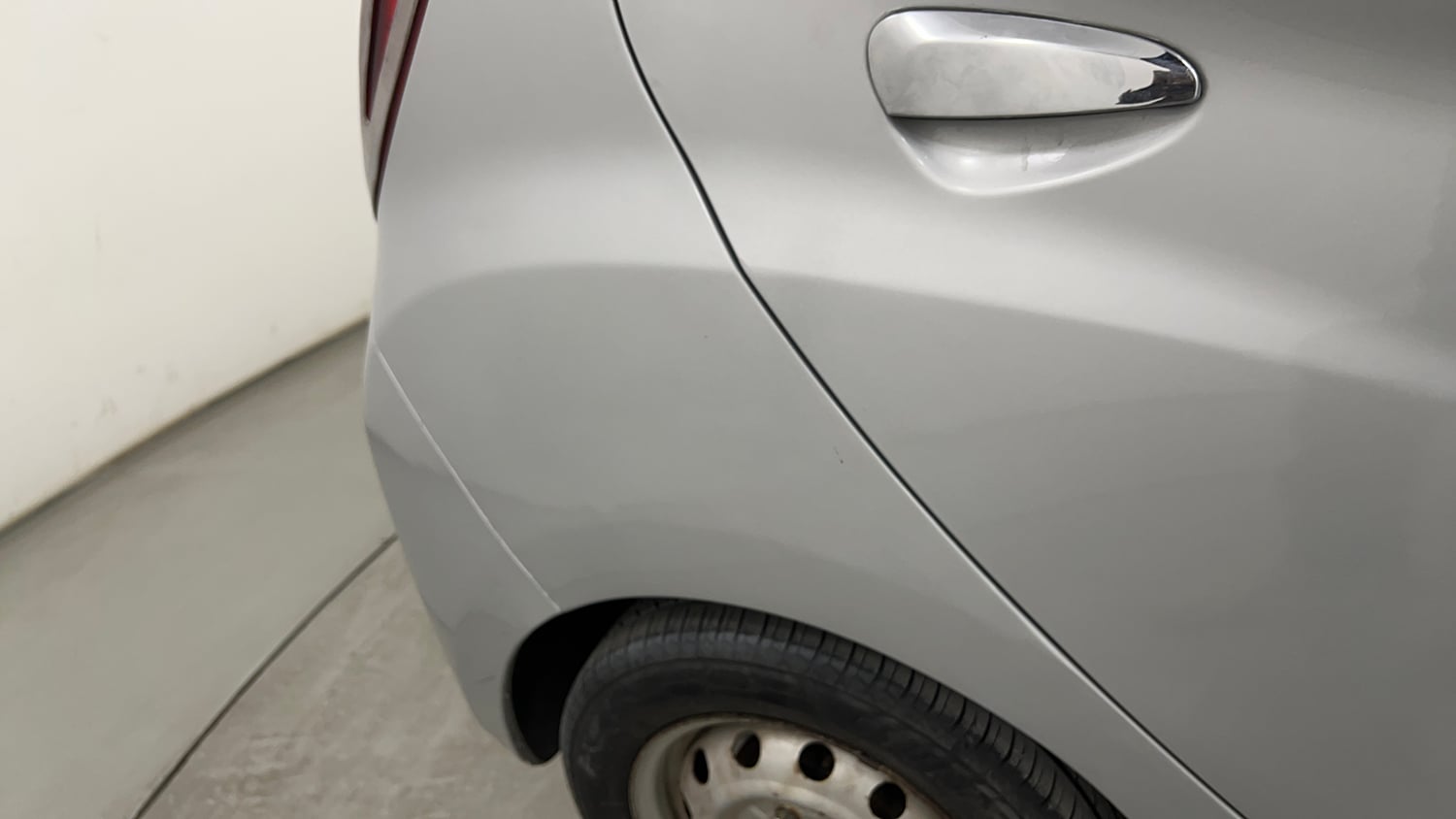 Used 2018 Hyundai Eon Era + Petrol Manual dents MINOR SCRATCH