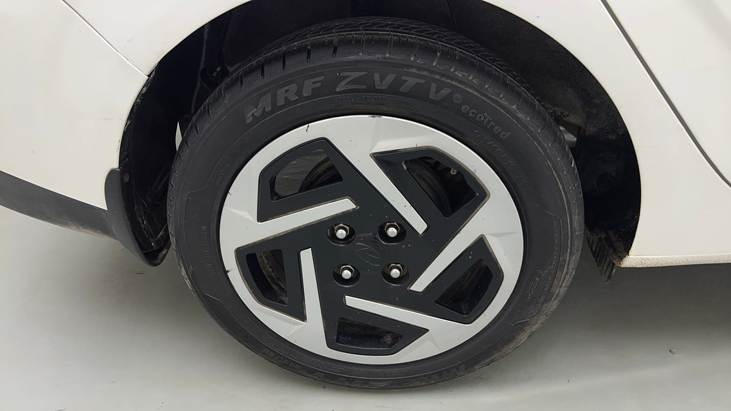 Used 2023 Hyundai Aura S 1.2 Petrol Petrol Manual tyres RIGHT REAR TYRE RIM VIEW