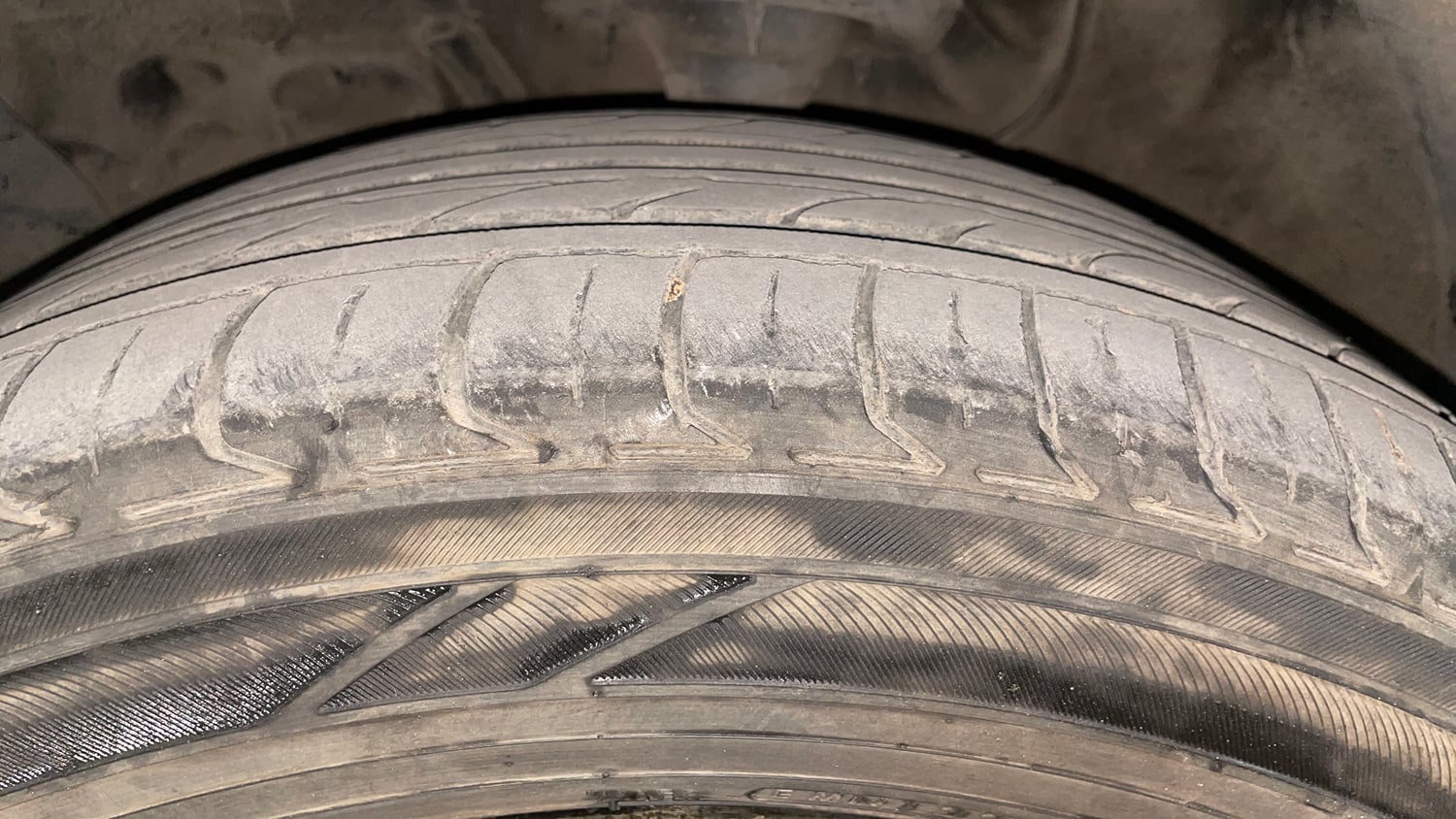 Used 2017 Hyundai Creta 1.6 SX Plus AT Petrol Petrol Automatic tyres LEFT FRONT TYRE TREAD VIEW