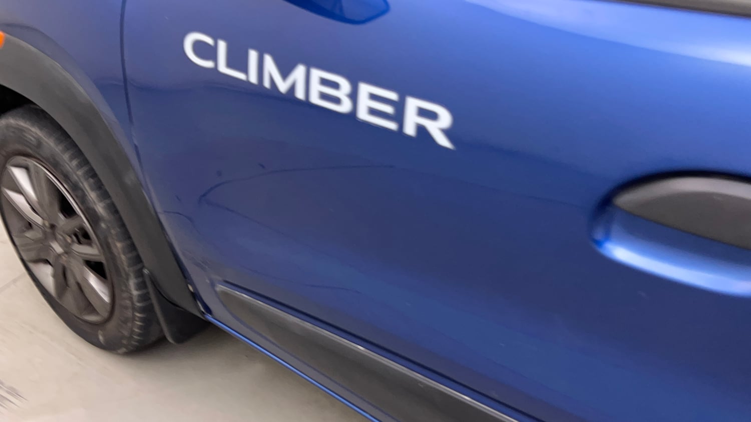 Used 2020 Renault Kwid CLIMBER 1.0 AMT Opt Petrol Automatic dents MINOR SCRATCH