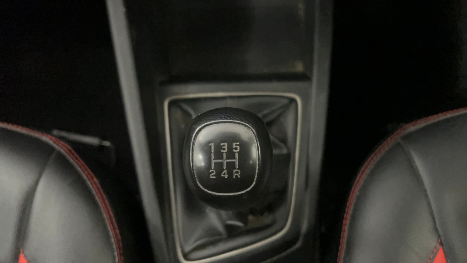 Used 2016 Hyundai Elite i20 Magna 1.2 Petrol Manual interior GEAR  KNOB VIEW