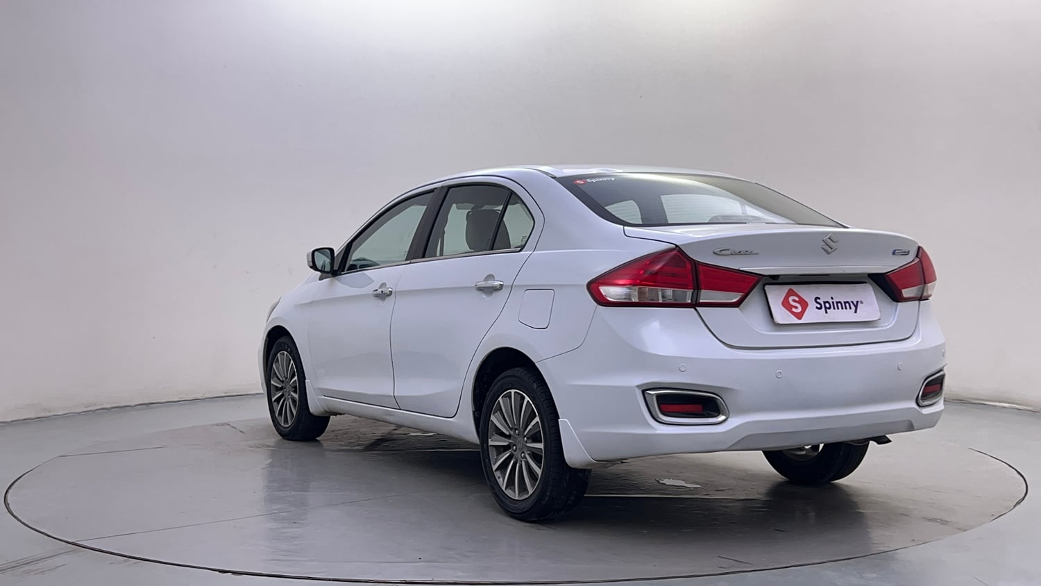 Used 2018 Maruti Suzuki Ciaz Alpha 1.3 Diesel Diesel Manual exterior LEFT REAR CORNER VIEW