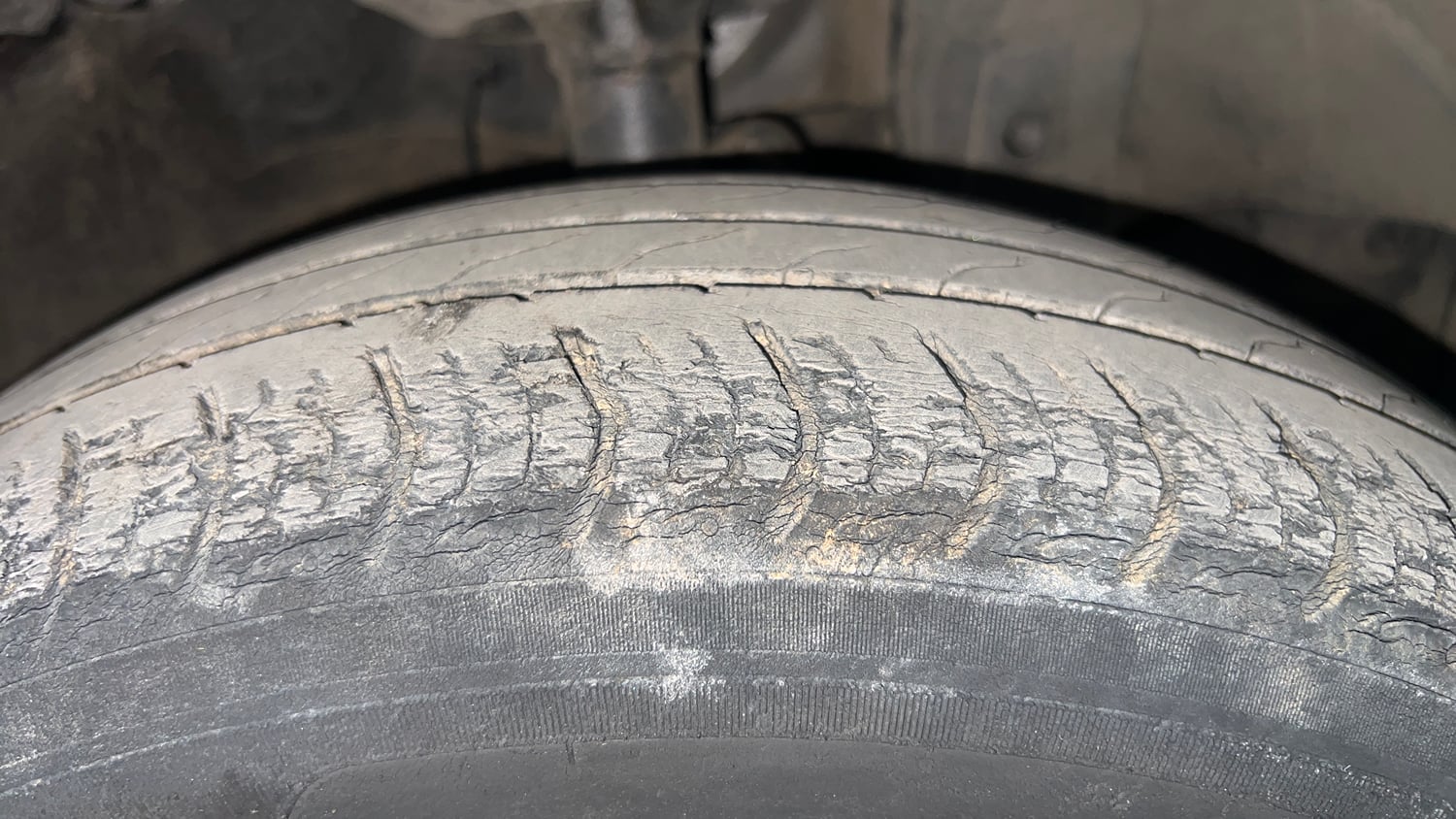 Used 2019 Honda Amaze 1.2 V CVT Petrol Petrol Automatic tyres RIGHT FRONT TYRE TREAD VIEW