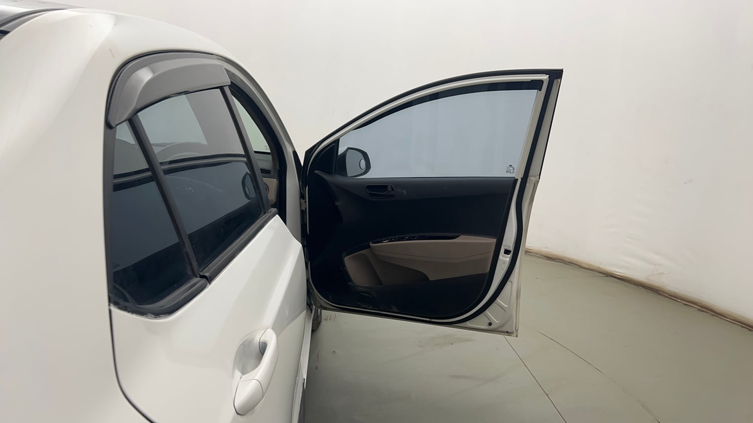 Used 2020 Hyundai Xcent S Petrol Manual interior RIGHT FRONT DOOR OPEN VIEW