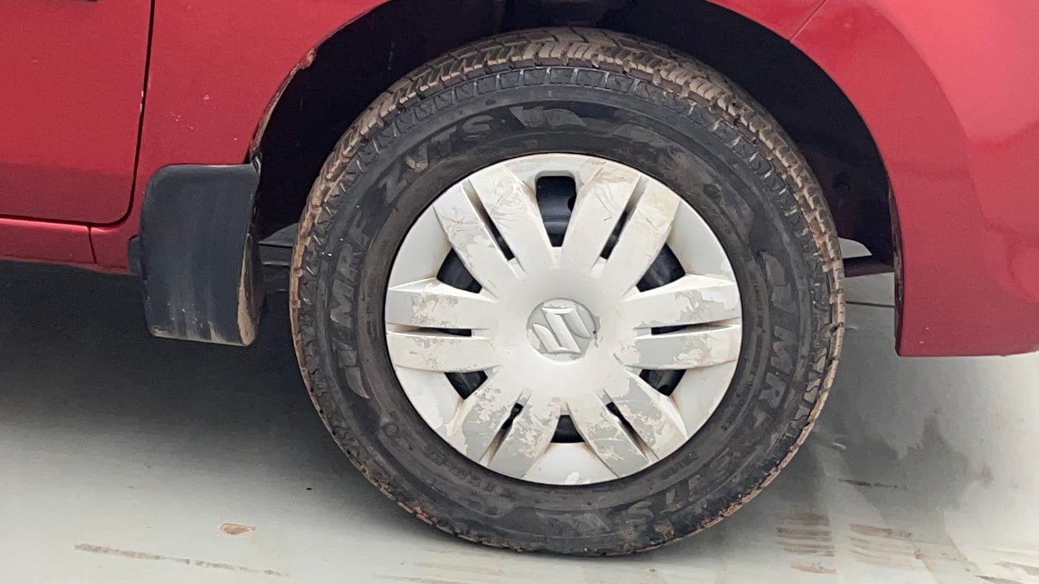 Used 2017 Maruti Suzuki Alto 800 LXi Petrol Manual tyres RIGHT FRONT TYRE RIM VIEW