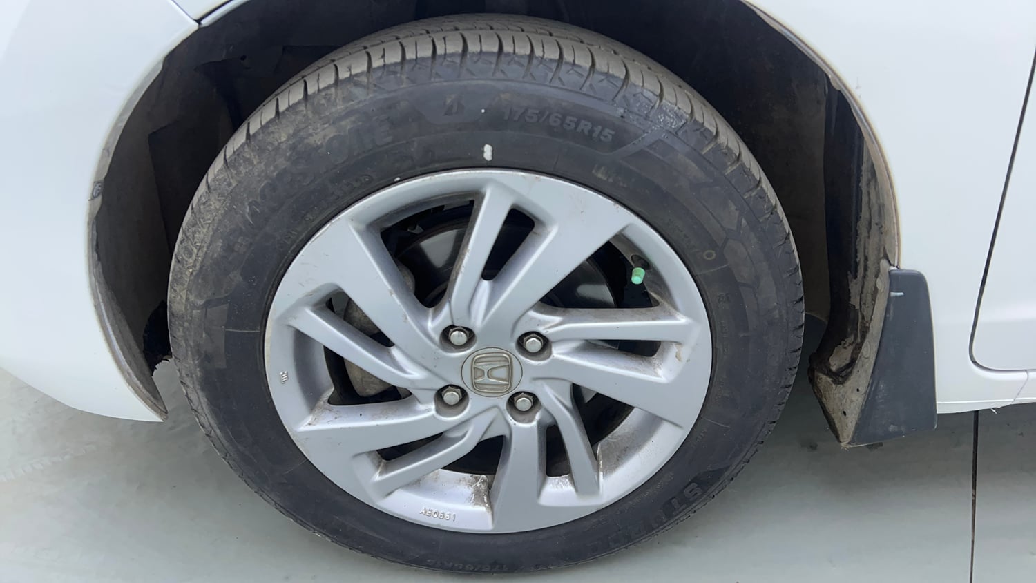 Used 2018 Honda Jazz VX CVT Petrol Petrol Automatic tyres LEFT FRONT TYRE RIM VIEW