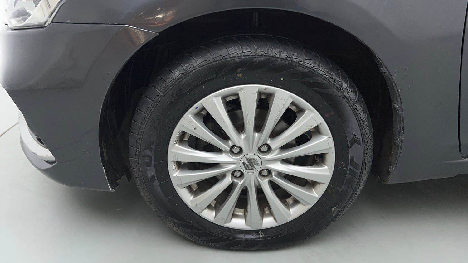 Used 2022 Maruti Suzuki Ciaz Delta 1.5 Petrol Manual tyres LEFT FRONT TYRE RIM VIEW