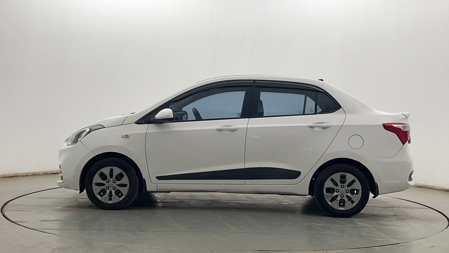 Used 2020 Hyundai Xcent S Petrol Manual exterior LEFT SIDE VIEW