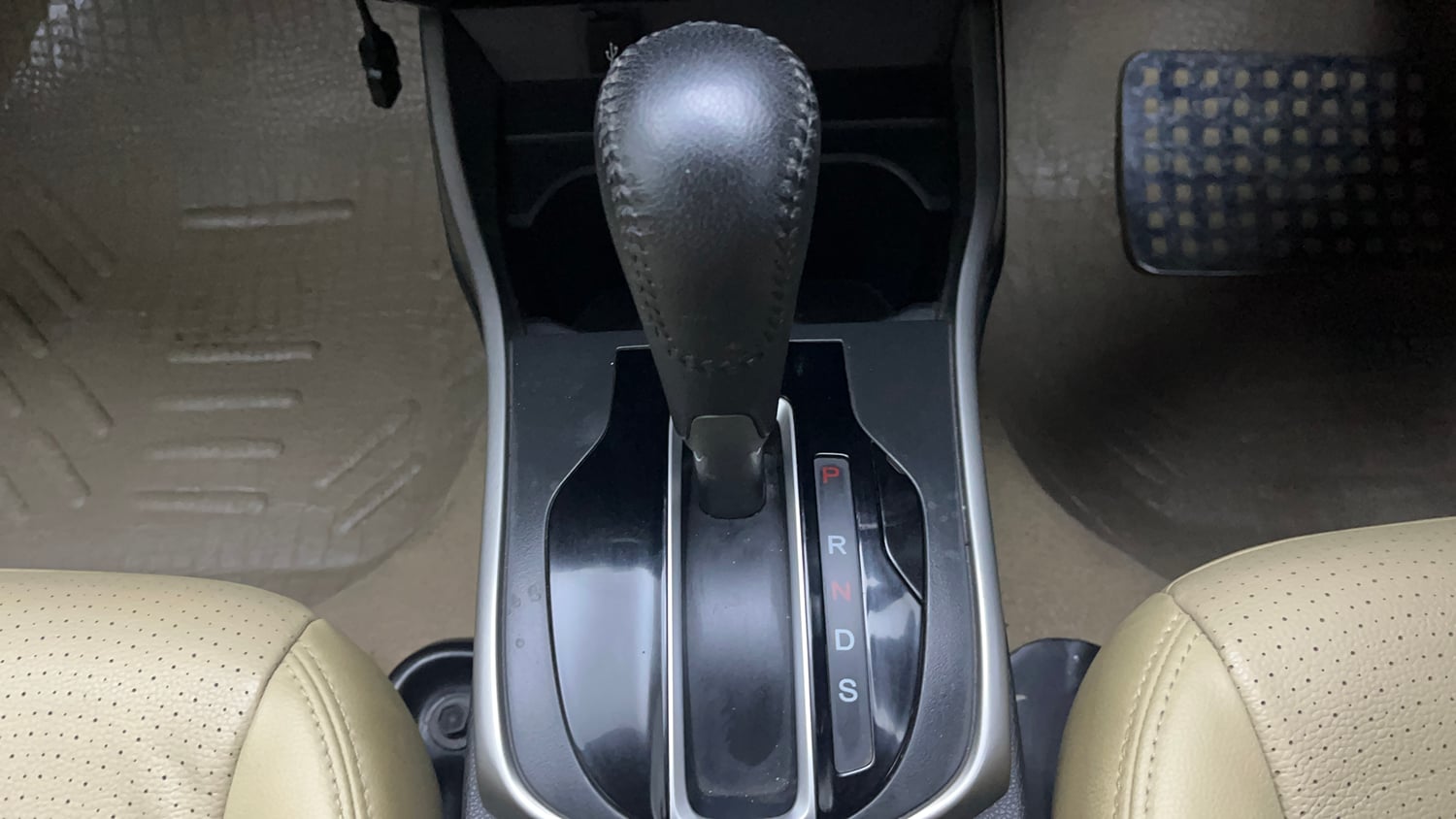 Used 2017 Honda City ZX CVT Petrol Petrol Automatic interior GEAR  KNOB VIEW