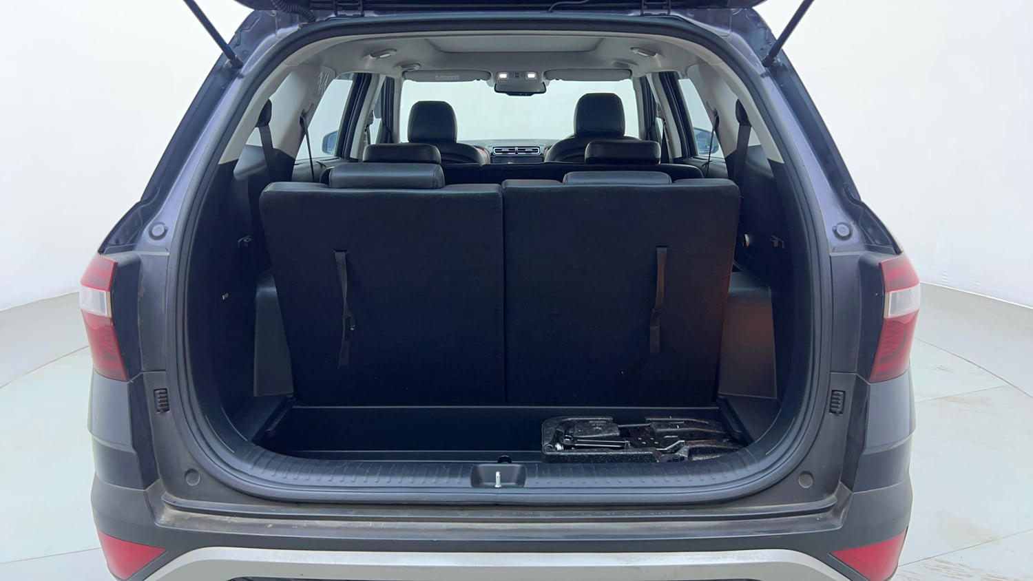 Used 2022 Hyundai Alcazar Signature (O) 7 Seater 1.5 Diesel AT Diesel Automatic interior DICKY INSIDE VIEW