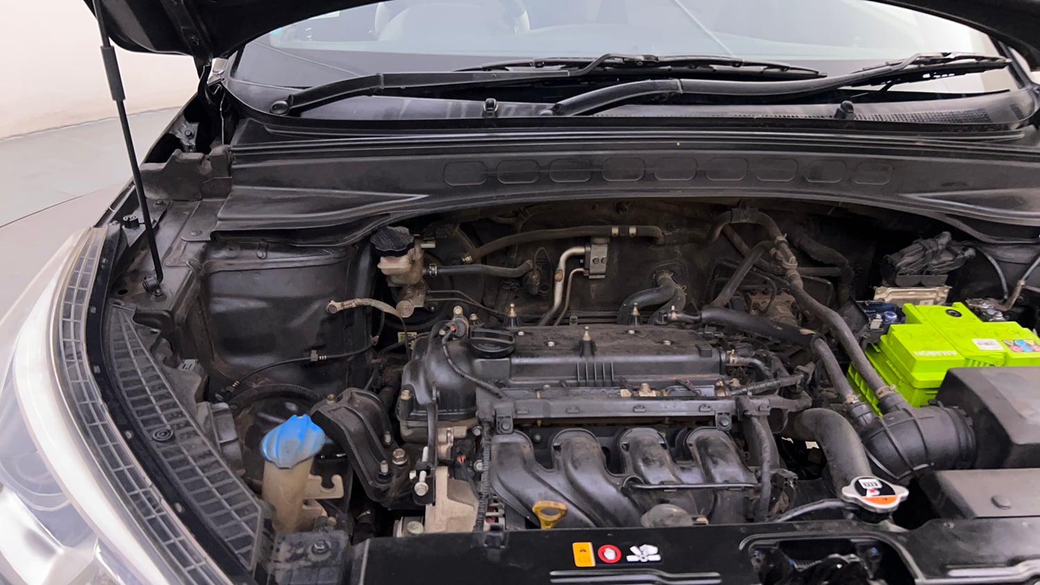Used 2019 Hyundai Creta SX 1.6 Petrol Petrol Manual engine ENGINE RIGHT SIDE HINGE & APRON VIEW