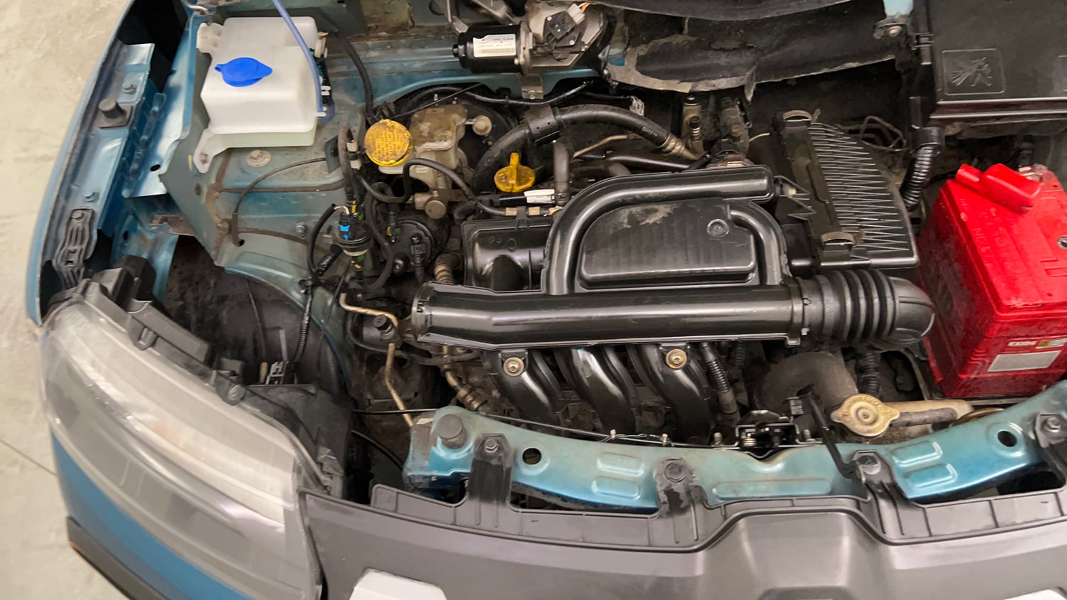 Used 2020 Renault Kwid CLIMBER 1.0 Opt Petrol Manual engine ENGINE RIGHT SIDE VIEW