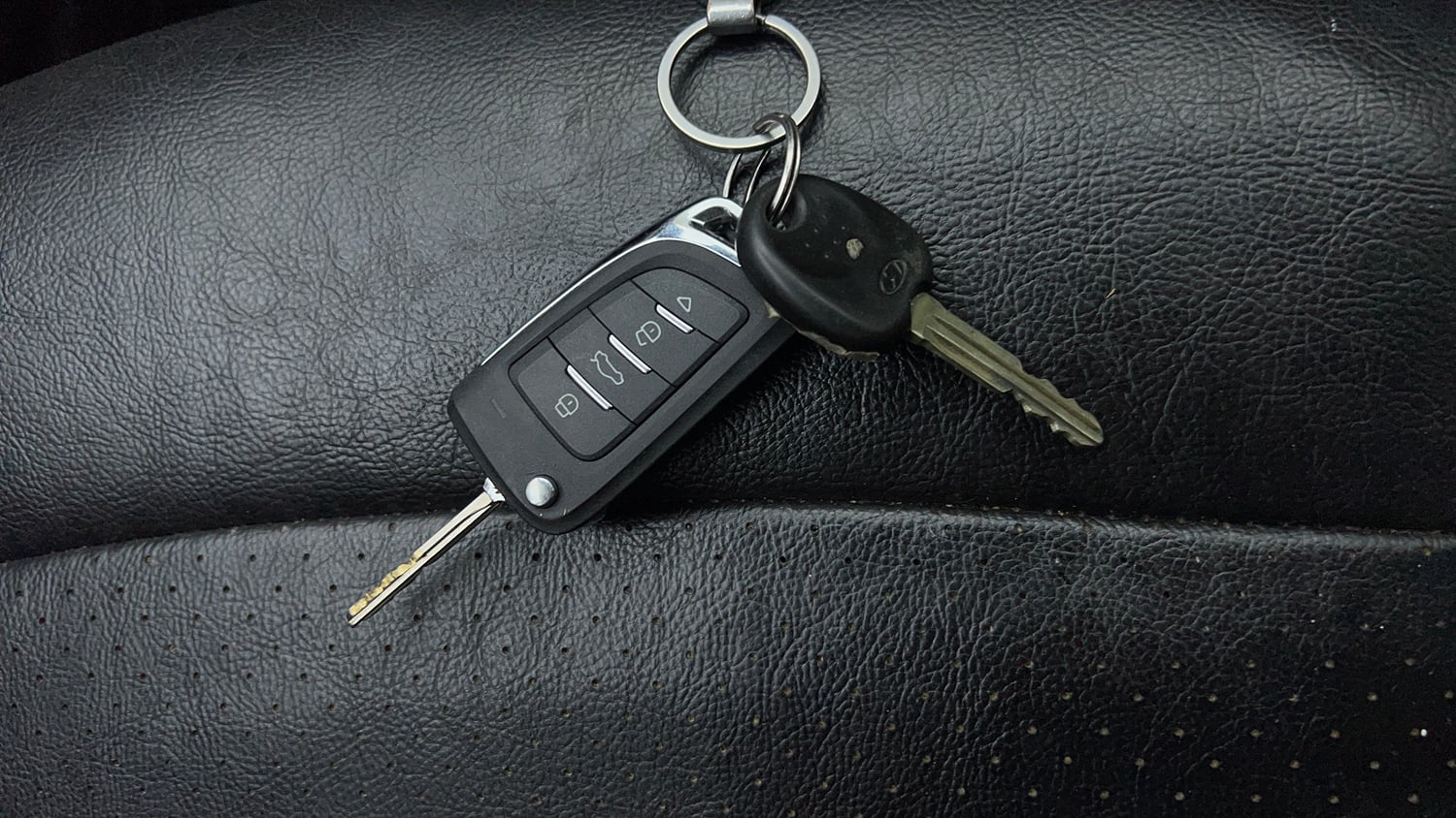 Used 2016 Hyundai Elite i20 Sportz 1.2 Petrol Manual extra CAR KEY VIEW