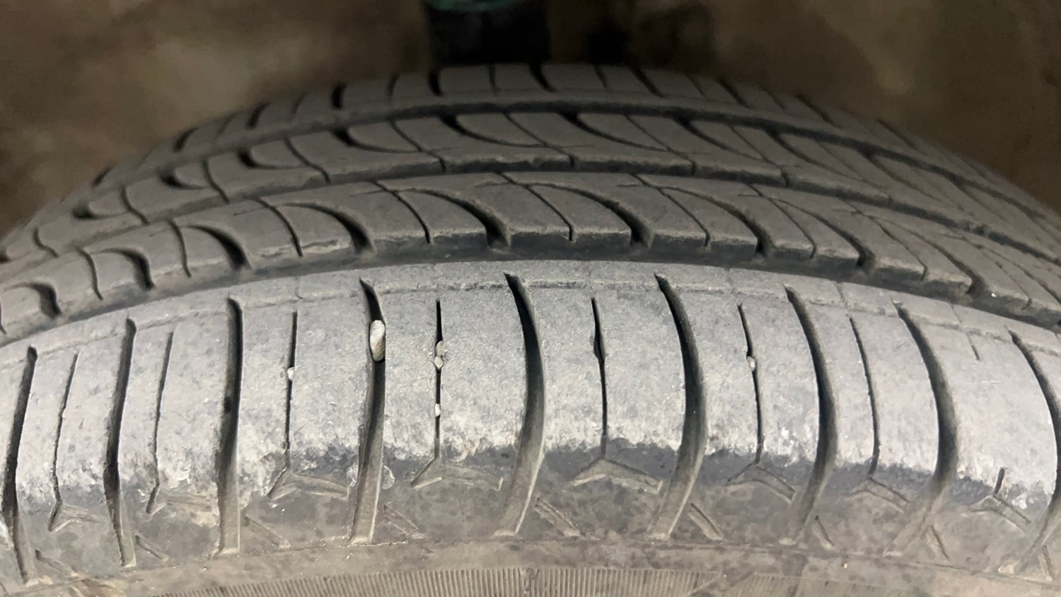 Used 2015 Maruti Suzuki Wagon R VXI Petrol Manual tyres LEFT FRONT TYRE TREAD VIEW