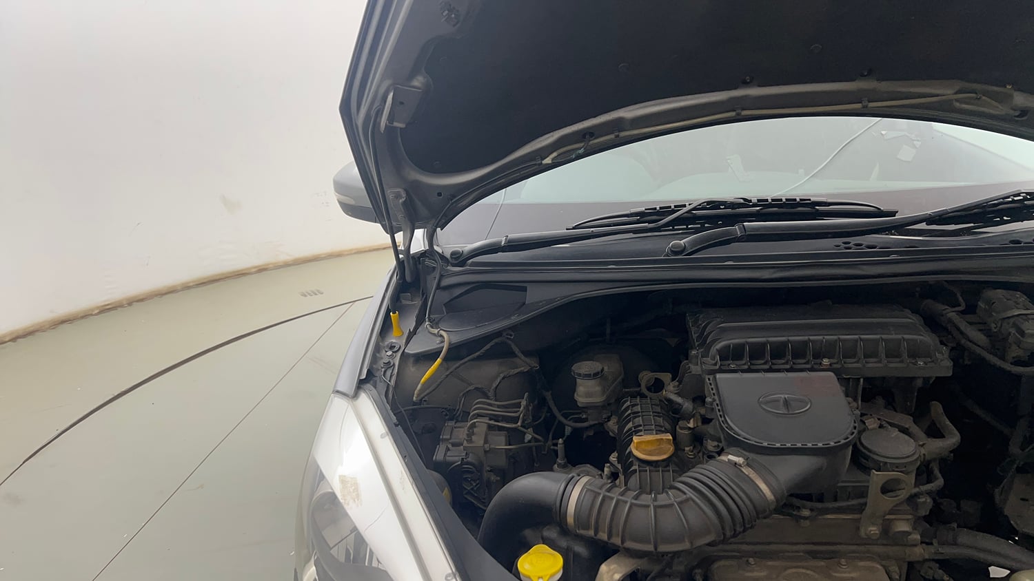 Used 2020 Tata Tigor Revotron XZ Petrol Manual engine ENGINE RIGHT SIDE HINGE & APRON VIEW