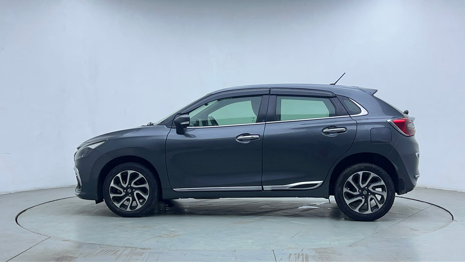 Used 2022 Maruti Suzuki Baleno Alpha MT Petrol Manual exterior LEFT SIDE VIEW
