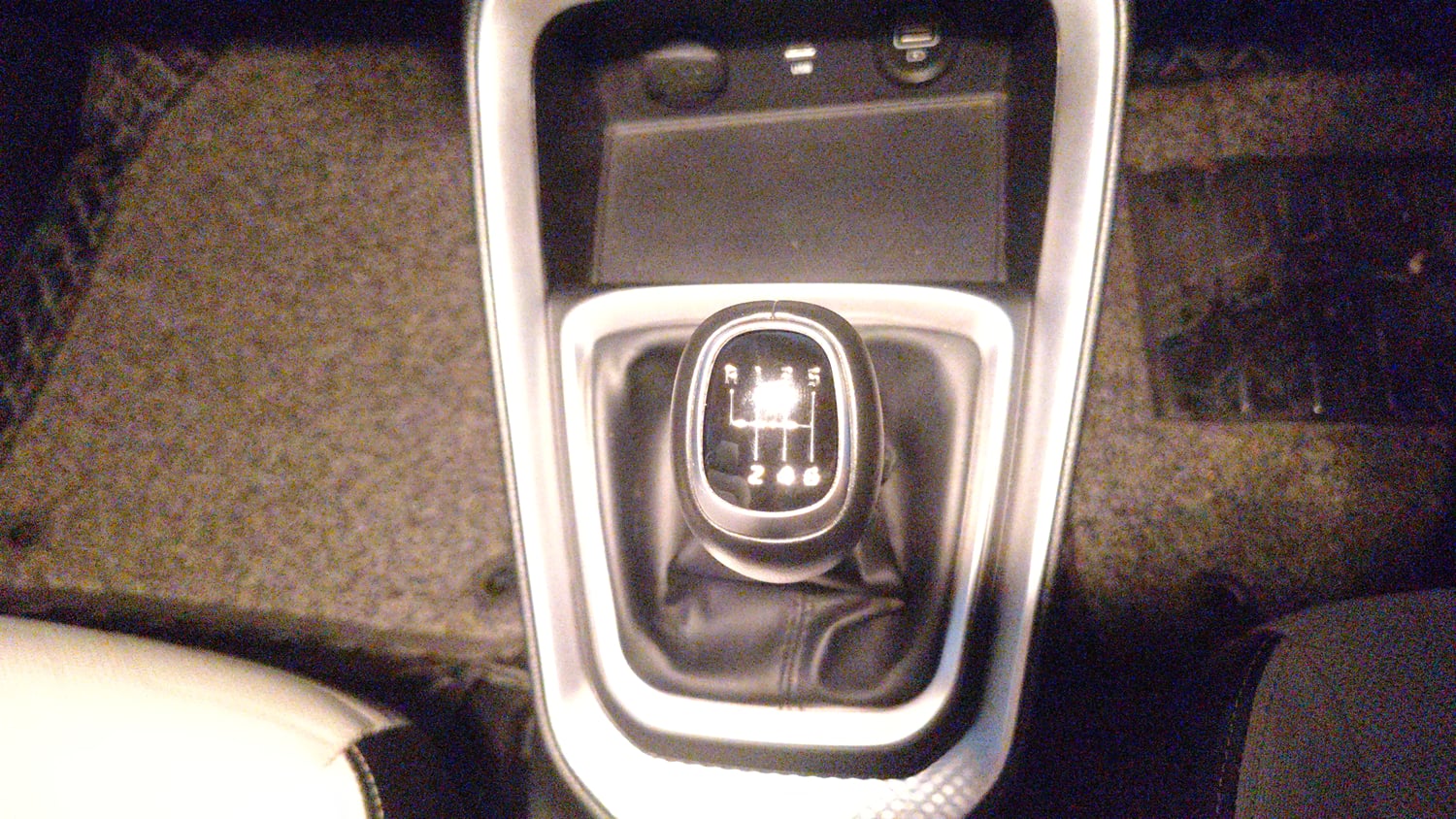 Used 2023 Kia Sonet HTX 1.0 iMT Petrol Manual interior GEAR  KNOB VIEW