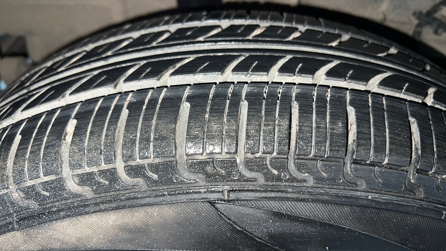 Used 2019 Tata Tiago Revotron XT Petrol Manual tyres RIGHT REAR TYRE RIM VIEW