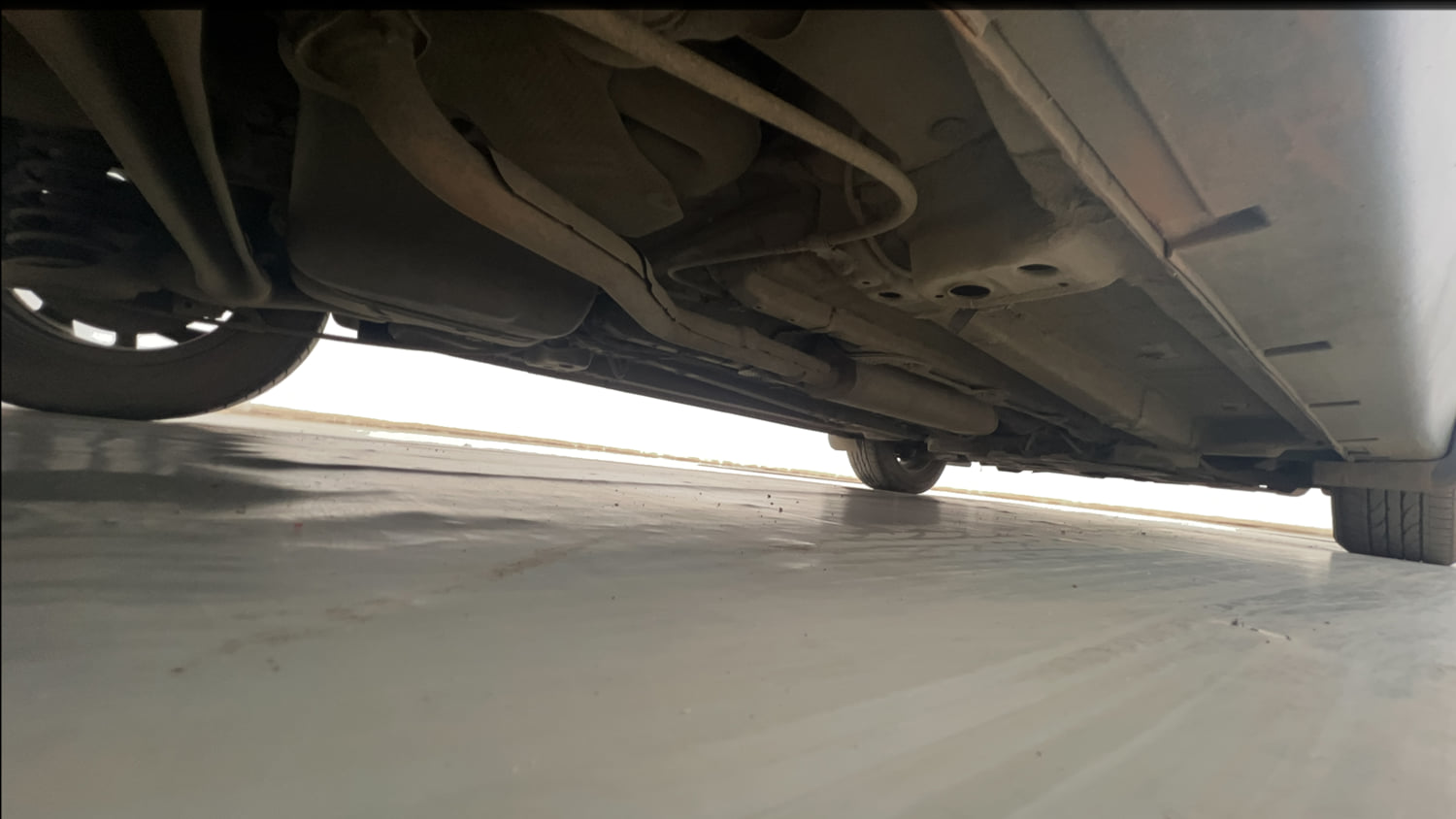 Used 2022 Mahindra XUV 300 W8 (O) 1.2 Petrol Petrol Manual extra REAR RIGHT UNDERBODY VIEW