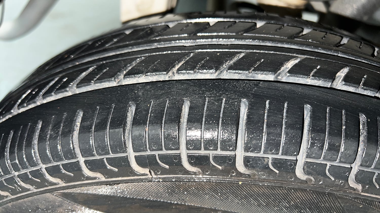 Used 2019 Maruti Suzuki Alto 800 LXi (O) Petrol Manual tyres RIGHT REAR TYRE TREAD VIEW