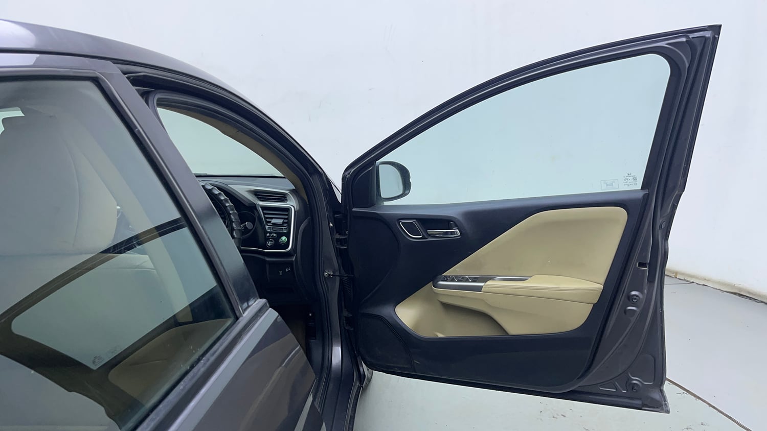 Used 2017 Honda City ZX CVT Petrol Petrol Automatic interior RIGHT FRONT DOOR OPEN VIEW